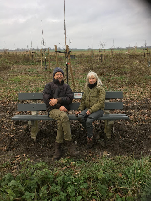 Cedric en Gerdy - eigenaren - op bank van Ooit aan de Amer