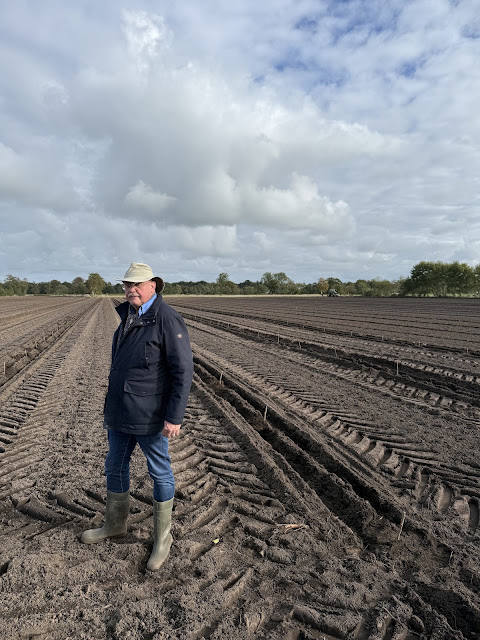 Foto eigenaar S.W. Scheepsma op land